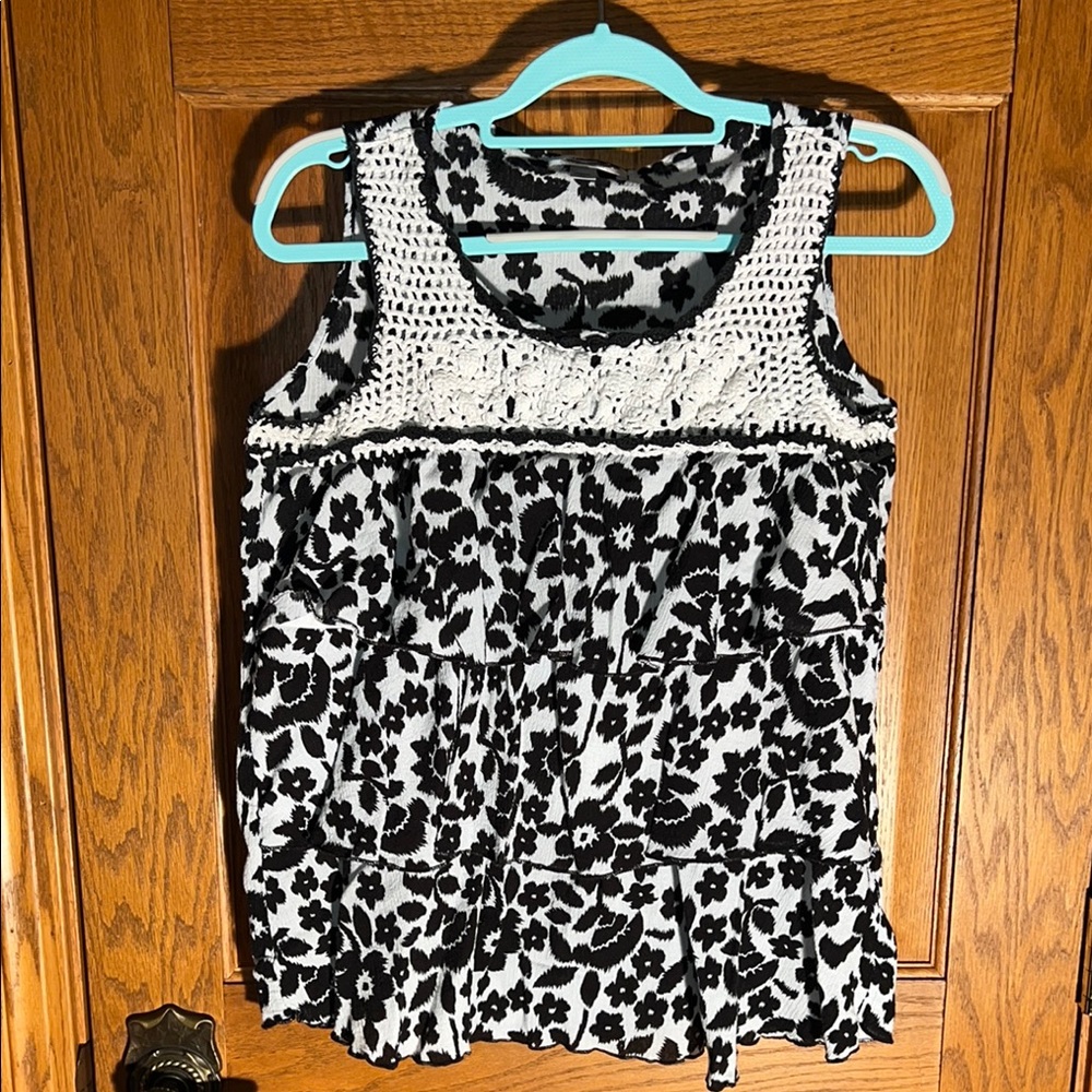 Black and White Floral Women's Top